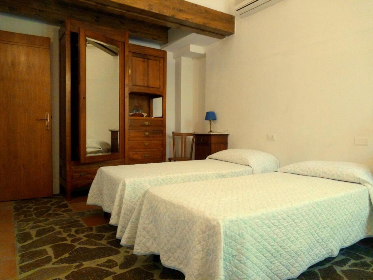 Gonnosfanàdiga Lierus B&B מראה חיצוני תמונה