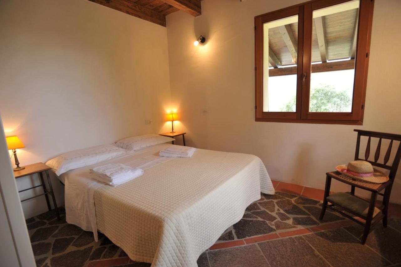 Gonnosfanàdiga Lierus B&B מראה חיצוני תמונה
